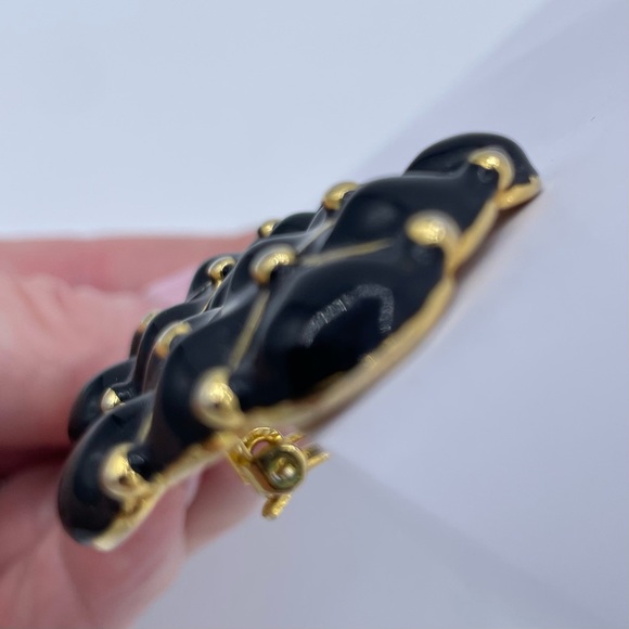 St. John Earrings Gold - Picture 6 of 13